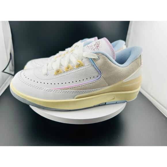 Nike Air Jordan Wmns Air Jordan 2 Low Look, Up in the Air DX4401-146 Sz 5 - Picture 6 of 6